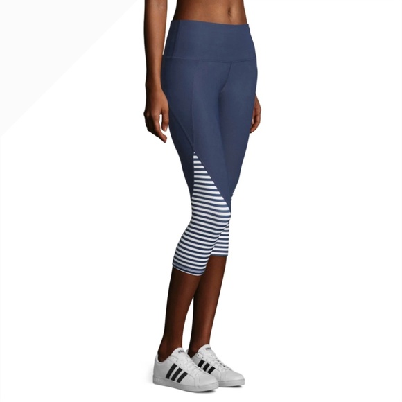Xersion Pants - Xersion Women's Fitted Capri Legging Size Large Slate Blue & White Striped